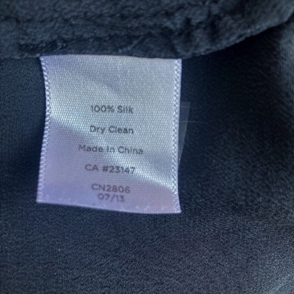 Talbots Silk Top Women Size 12 Sleeveless Blouse Semi Keyhole Floral Print Class - Picture 8 of 9